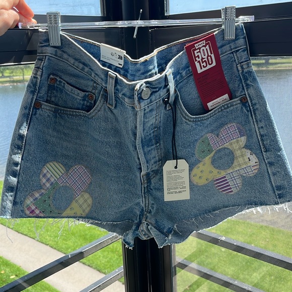 LEVI’S  501® ORIGINAL FIT HIGH RISE WOMEN'S SHORTS - Picture 5 of 6